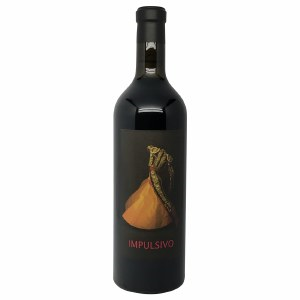 Wine bottle labeled 'Impulsivo' on a white background