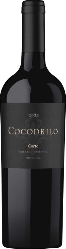 Wine bottle with 'Cocodrilo' label on a white background