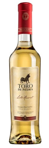 Toro de Piedra white wine bottle on a white background